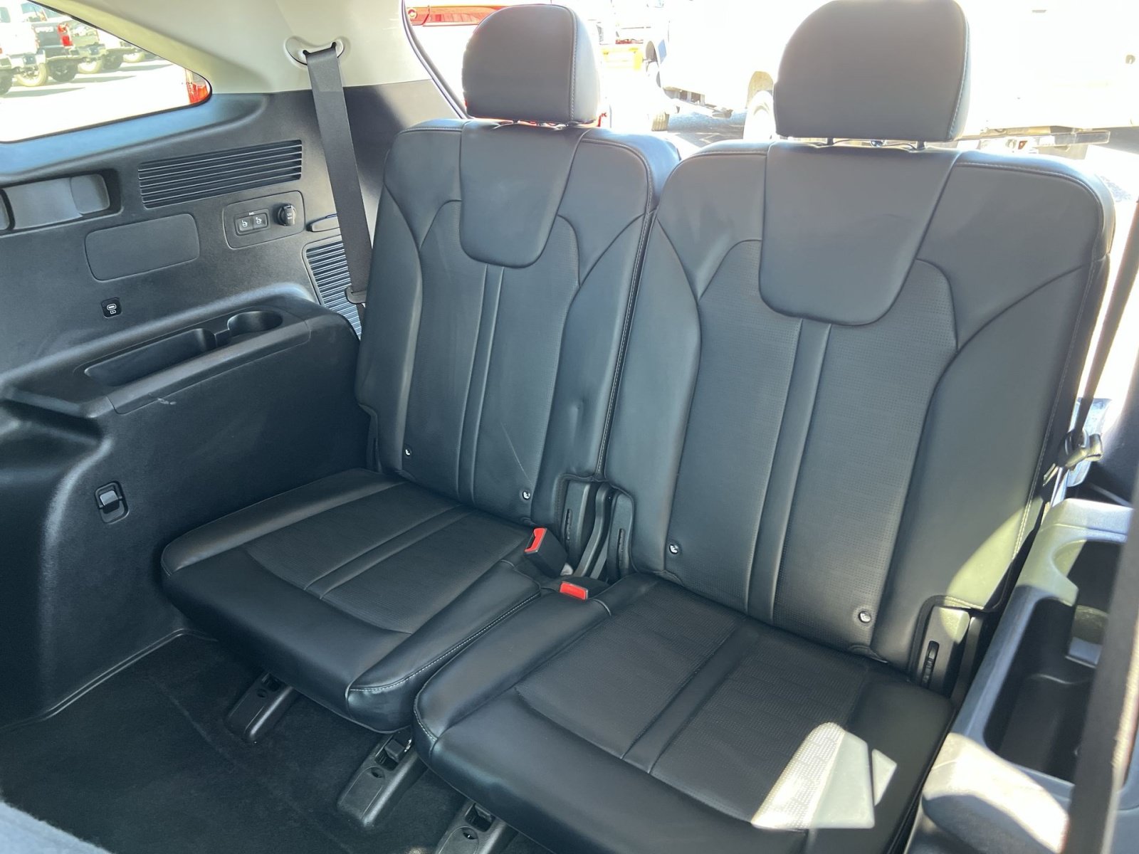 Used 2025 Kia Sorento EX AWD/4WD image 25