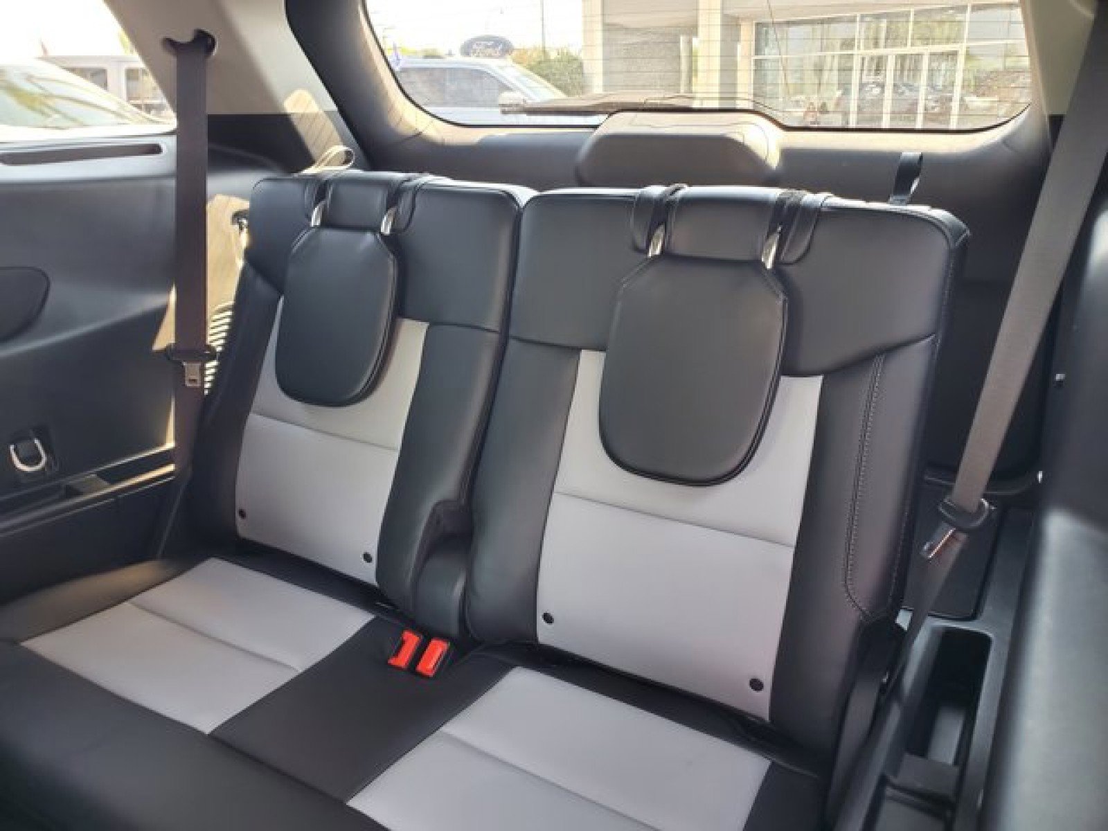 Certified 2023 Ford Explorer XLT w/ Equipment Group 202A image 29