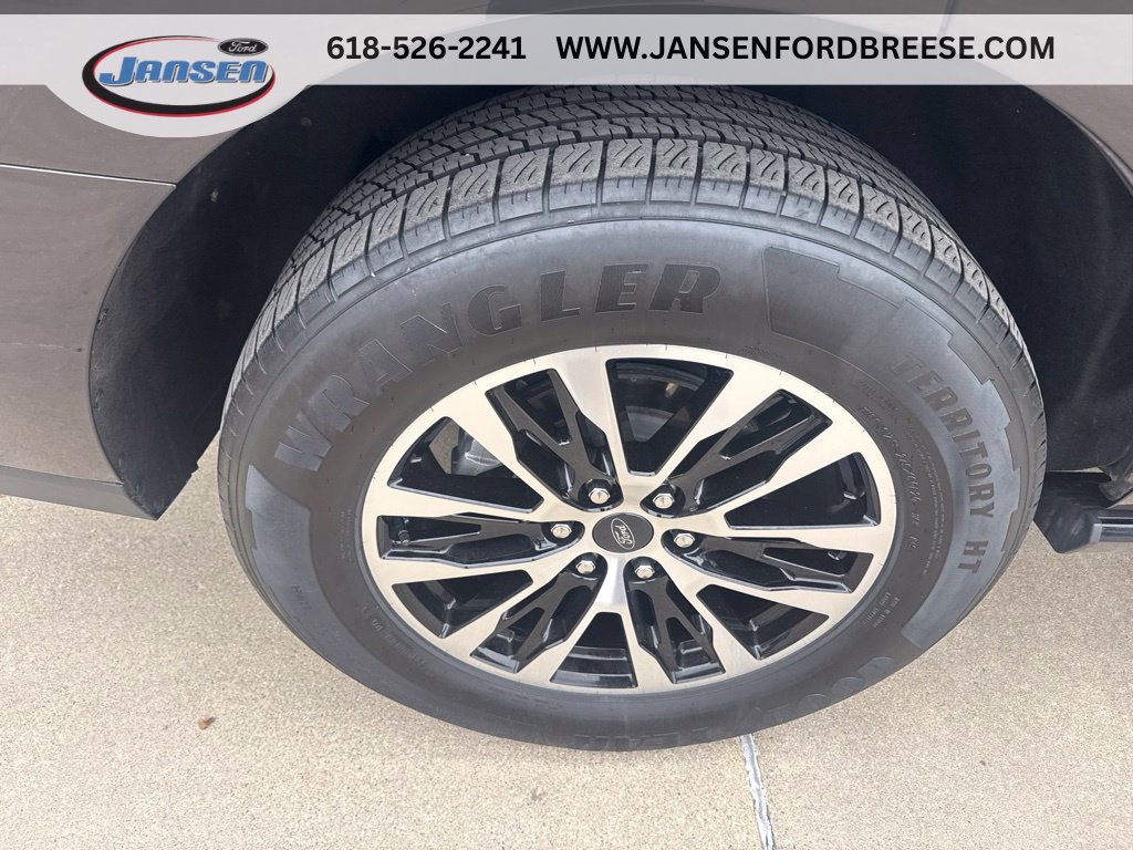 Certified 2025 Ford Expedition Platinum AWD/4WD image 8