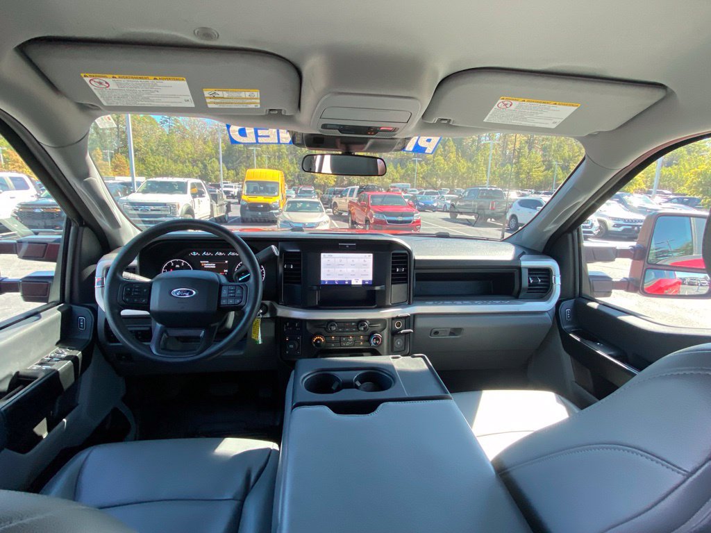 Certified 2025 Ford F250 XL w/ XL Chrome Package AWD/4WD image 28