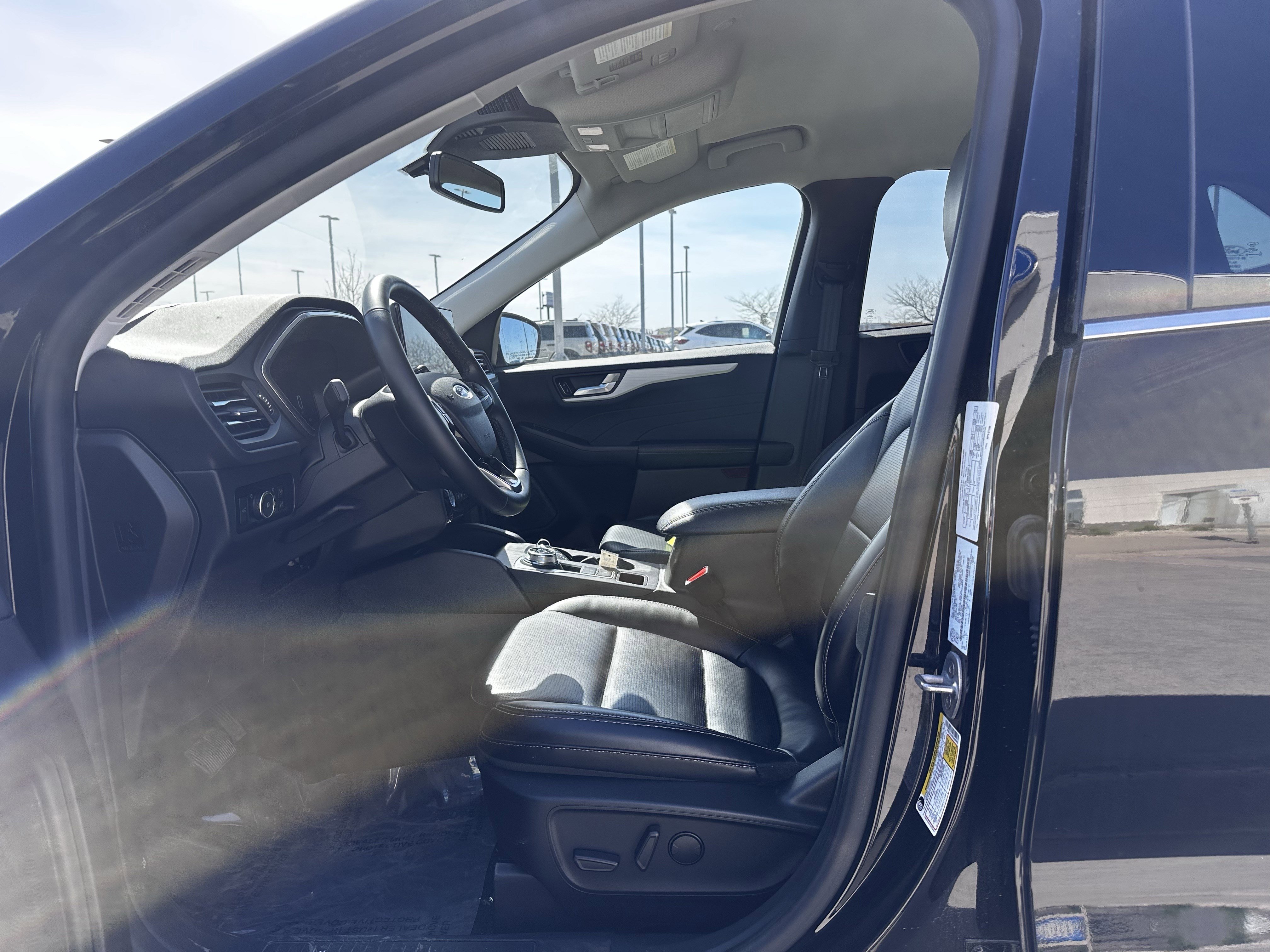 Certified 2024 Ford Escape Platinum AWD/4WD image 7