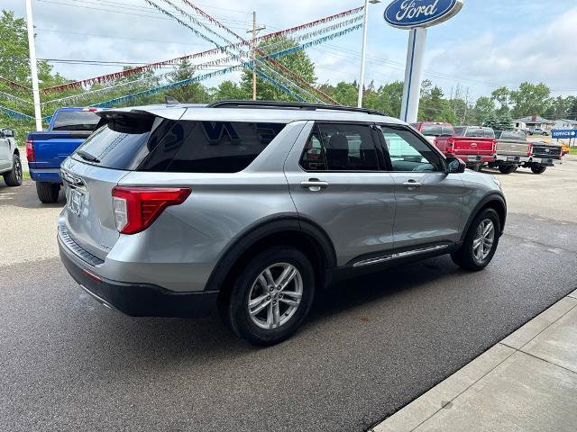 Certified 2022 Ford Explorer XLT w/ Equipment Group 202A AWD/4WD image 3