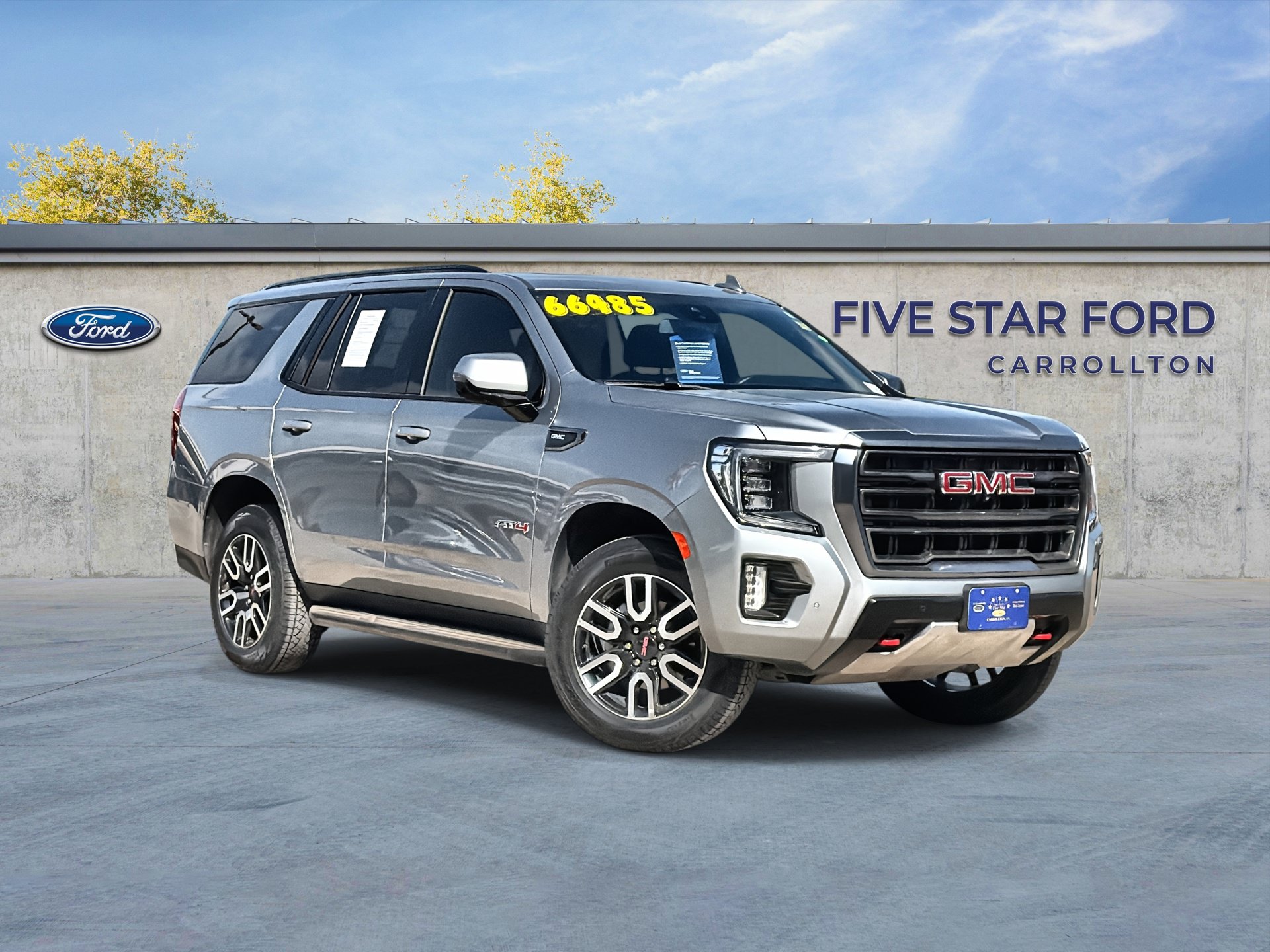 Used 2024 GMC Yukon AT4 w/ Technology Package AWD/4WD image 1