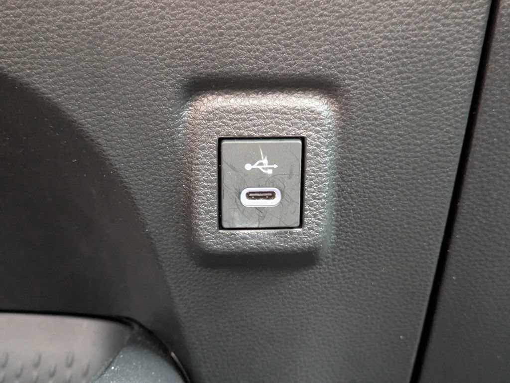 Used 2025 Toyota Corolla LE FWD image 22