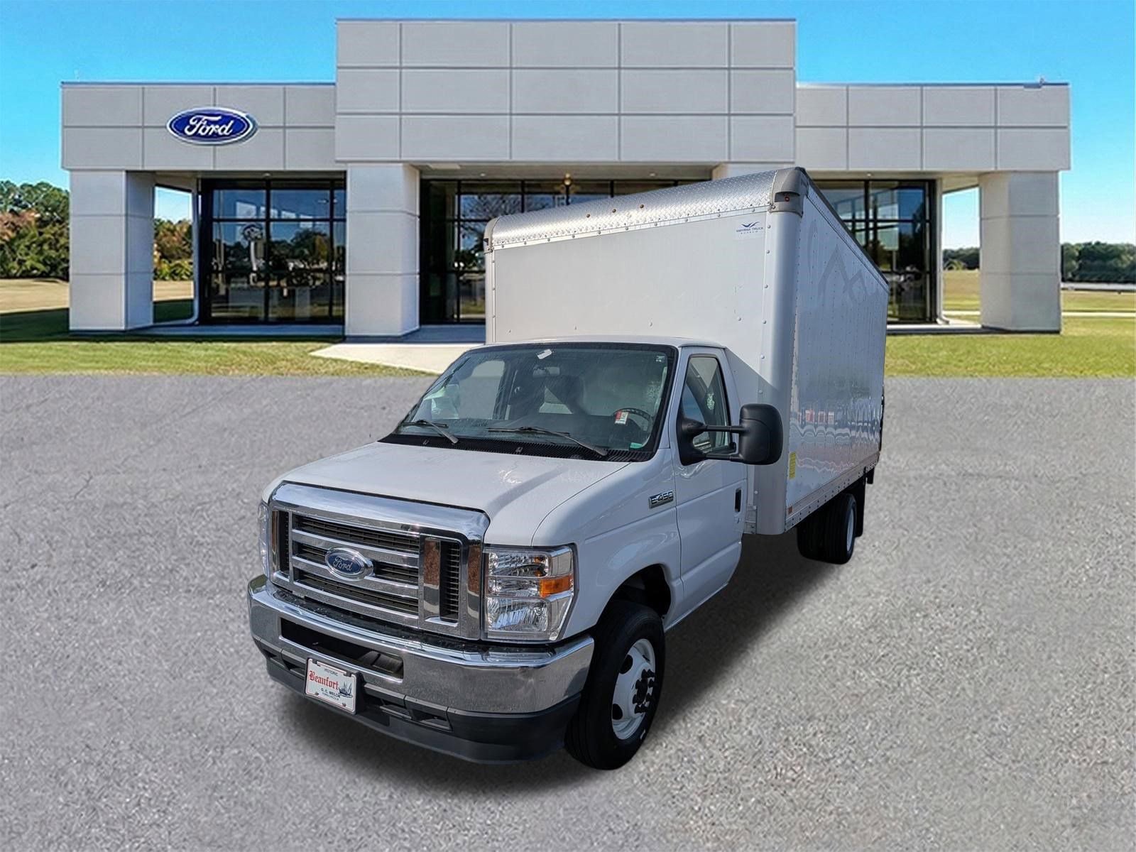 Certified 2023 Ford E-450 and Econoline 450 Super Duty w/ Power Windows & Locks Group RWD image 4