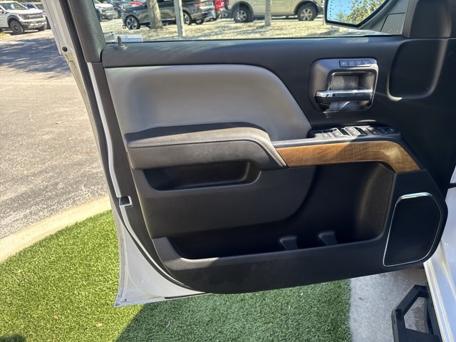 Used 2018 Chevrolet Silverado 1500 LTZ AWD/4WD image 11