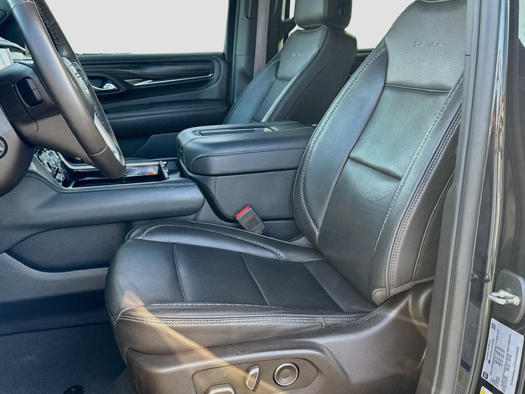 Used 2023 GMC Yukon Denali RWD image 20