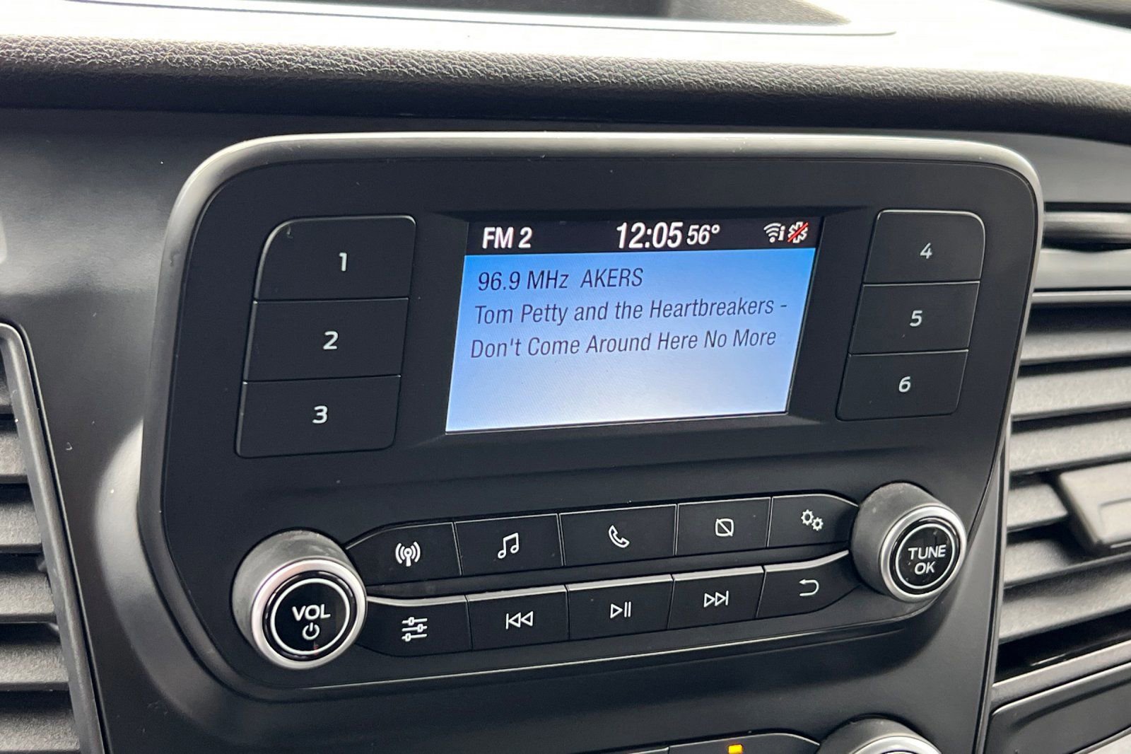 Certified 2023 Ford Transit 250 Low Roof w/ Exterior Upgrade Package image 18