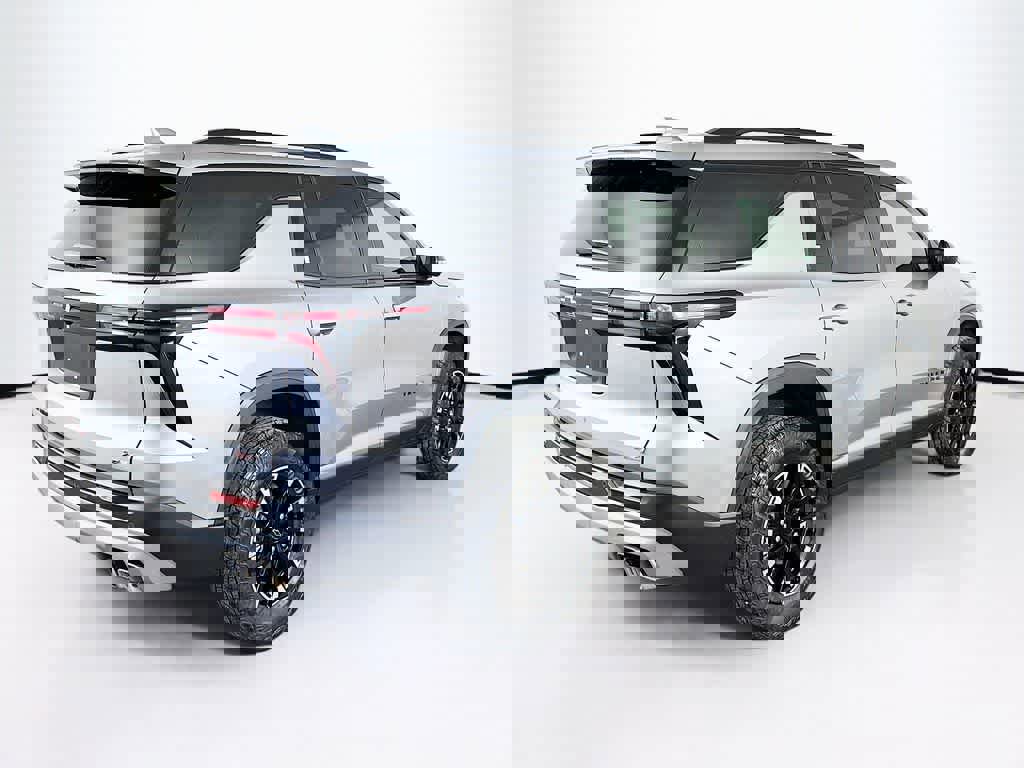 Used 2024 Chevrolet Traverse Z71 w/ LPO, Floor Liner Package image 5