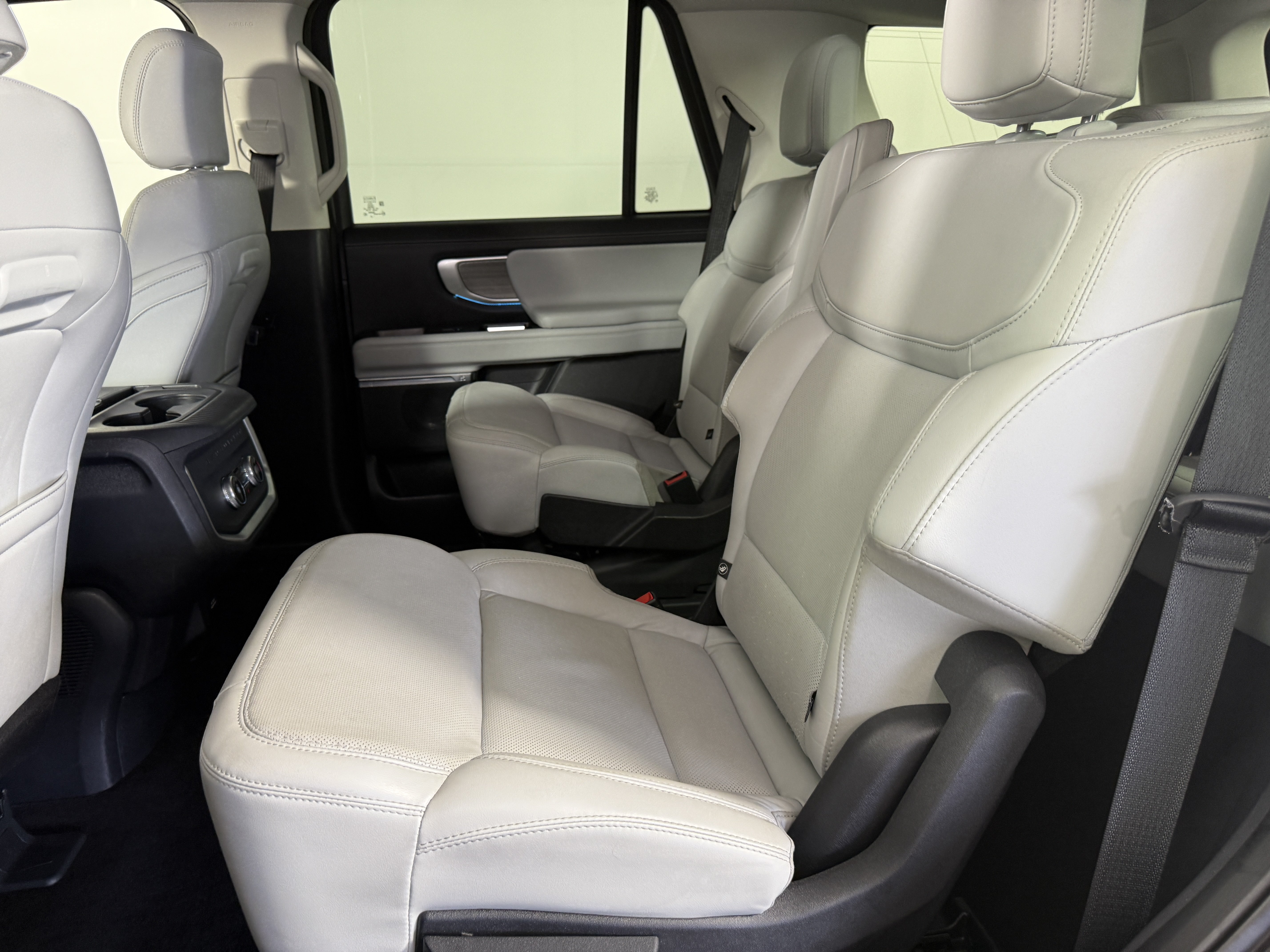 Certified 2025 Ford Expedition Platinum AWD/4WD image 13