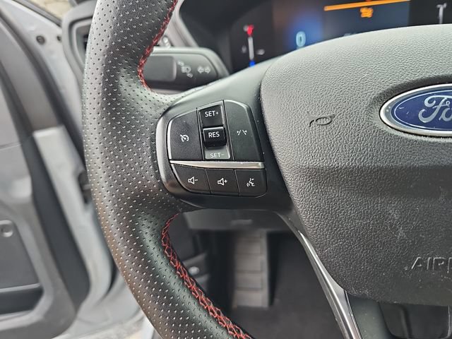 Certified 2025 Ford Escape ST-Line Select AWD/4WD image 18