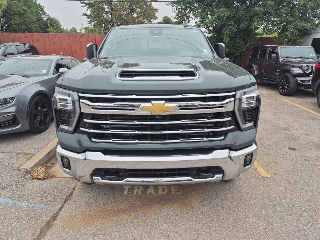 Used 2026 Chevrolet Silverado 2500 LTZ w/ LTZ Premium Package AWD/4WD image 33
