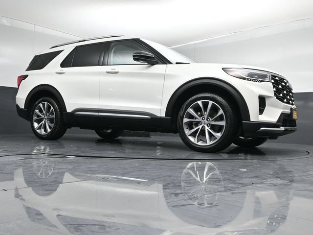 Certified 2025 Ford Explorer Platinum w/ Ultimate Package AWD/4WD image 39