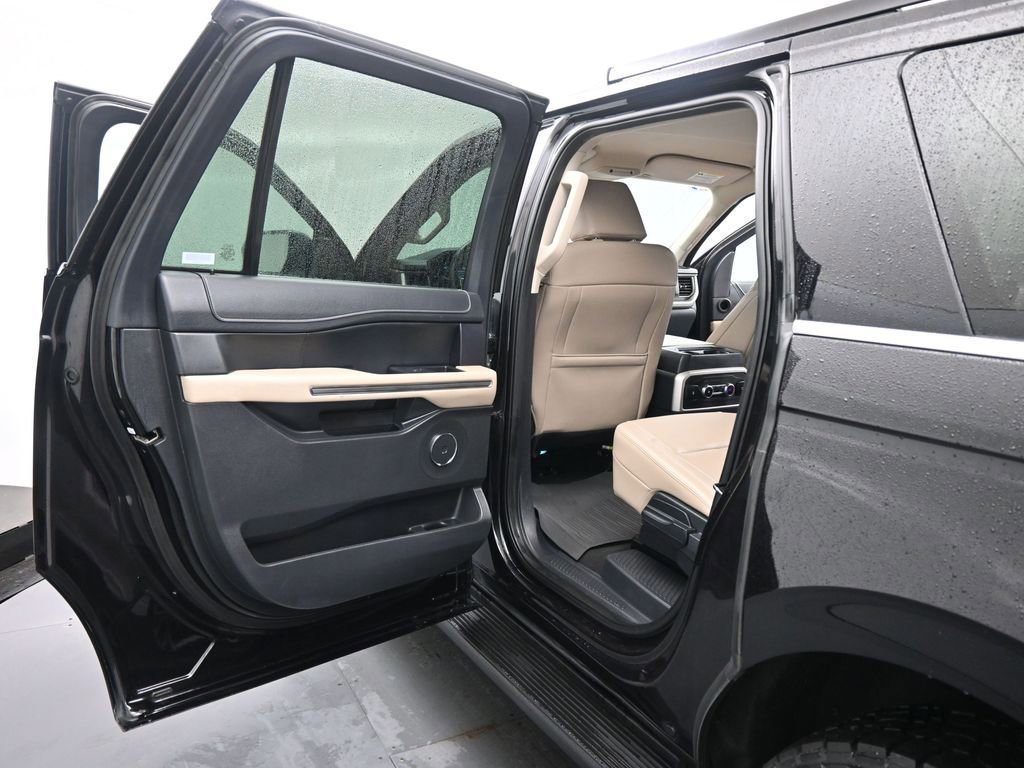 Certified 2024 Ford Expedition Max XLT image 46