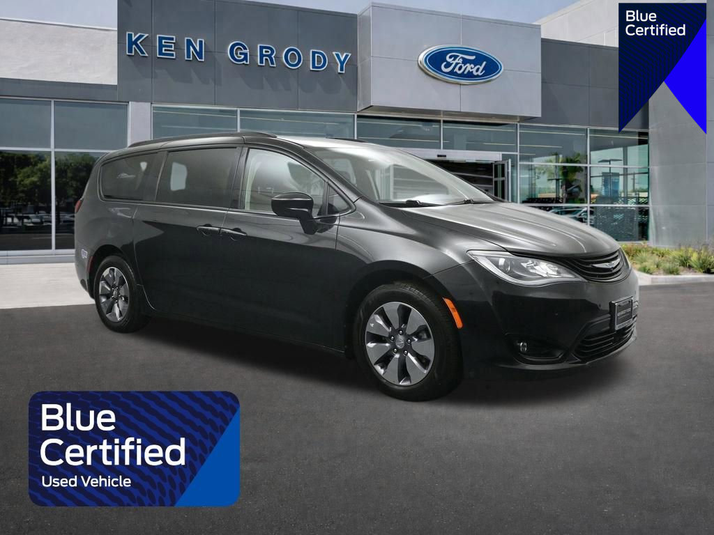 Used 2018 Chrysler Pacifica Limited w/ Advanced Safetytec Group image 1