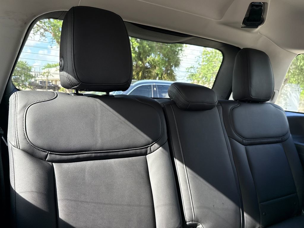 Certified 2025 Ford Expedition Active image 29