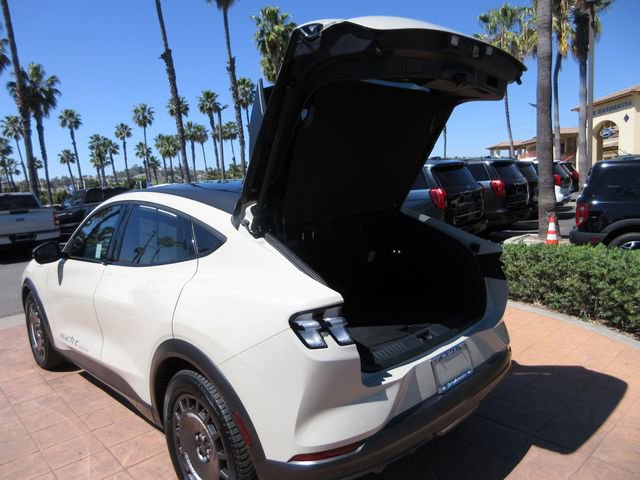 Certified 2025 Ford Mustang Mach-E GT image 6