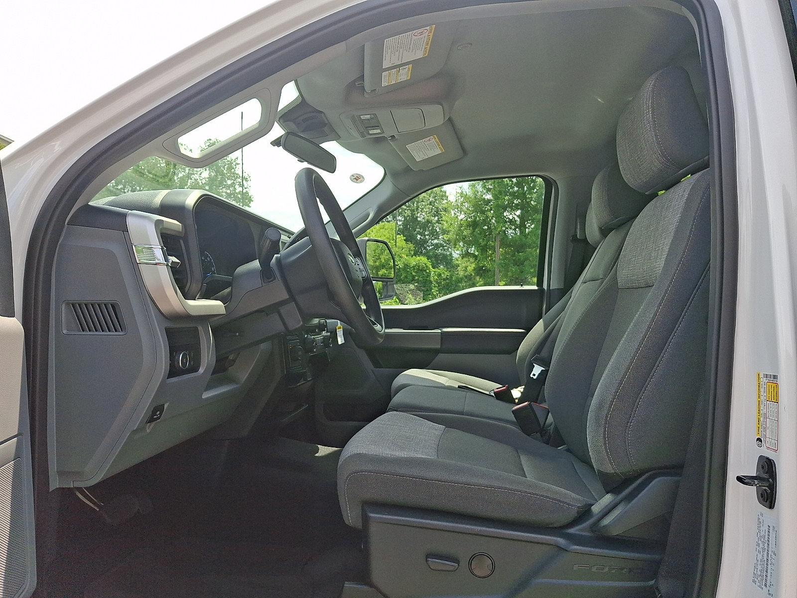 Certified 2025 Ford F250 XLT AWD/4WD image 14