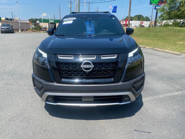 Used 2025 Nissan Pathfinder Rock Creek AWD/4WD image 2