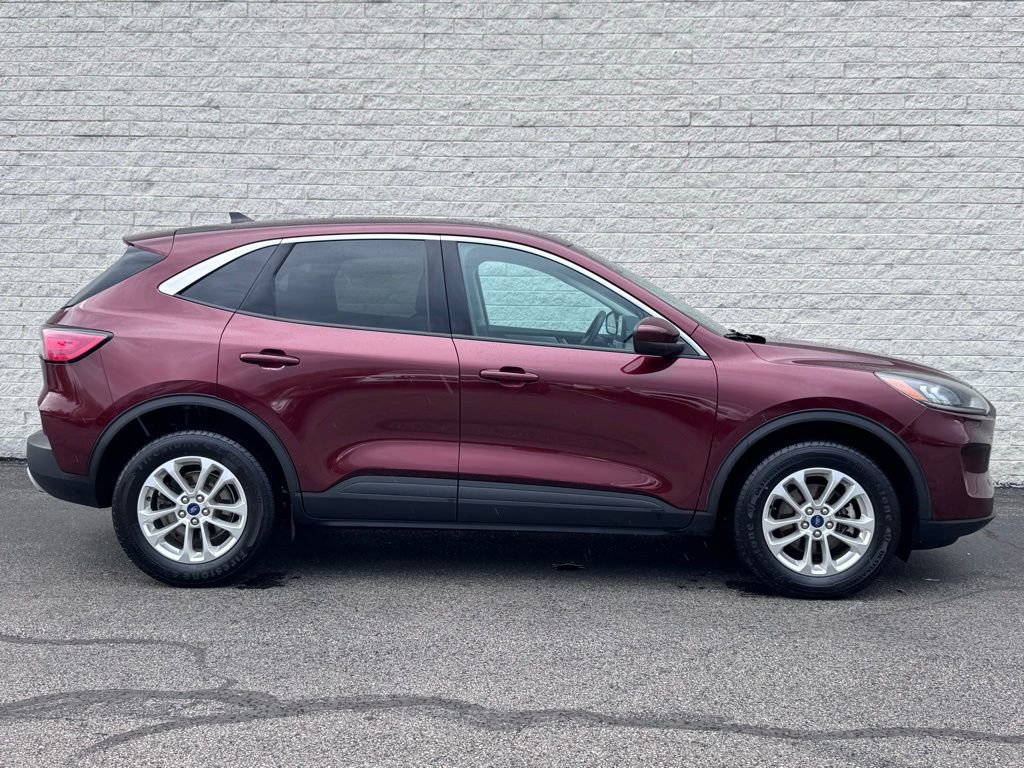 Certified 2021 Ford Escape SE image 2