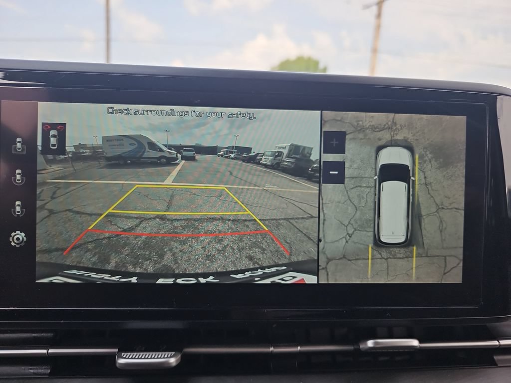 Used 2022 Kia Carnival SX FWD image 23