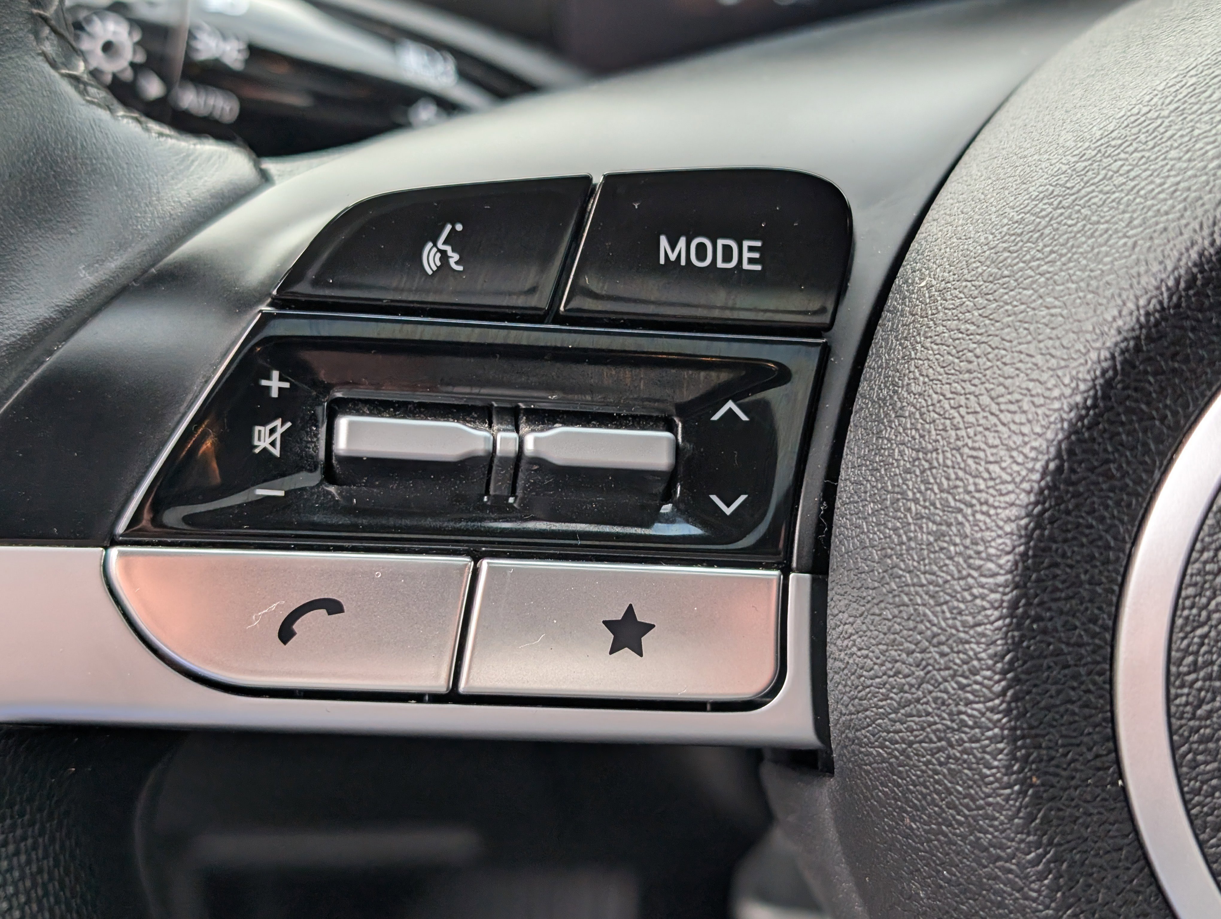 Used 2025 Hyundai Elantra SEL image 19