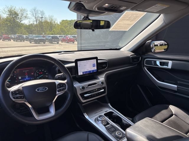 Certified 2024 Ford Explorer XLT w/ Equipment Group 202A AWD/4WD image 35