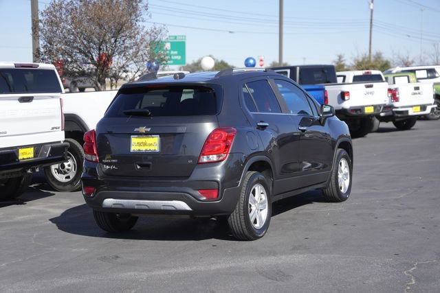 Used 2017 Chevrolet Trax LT w/ LT Convenience Package image 4