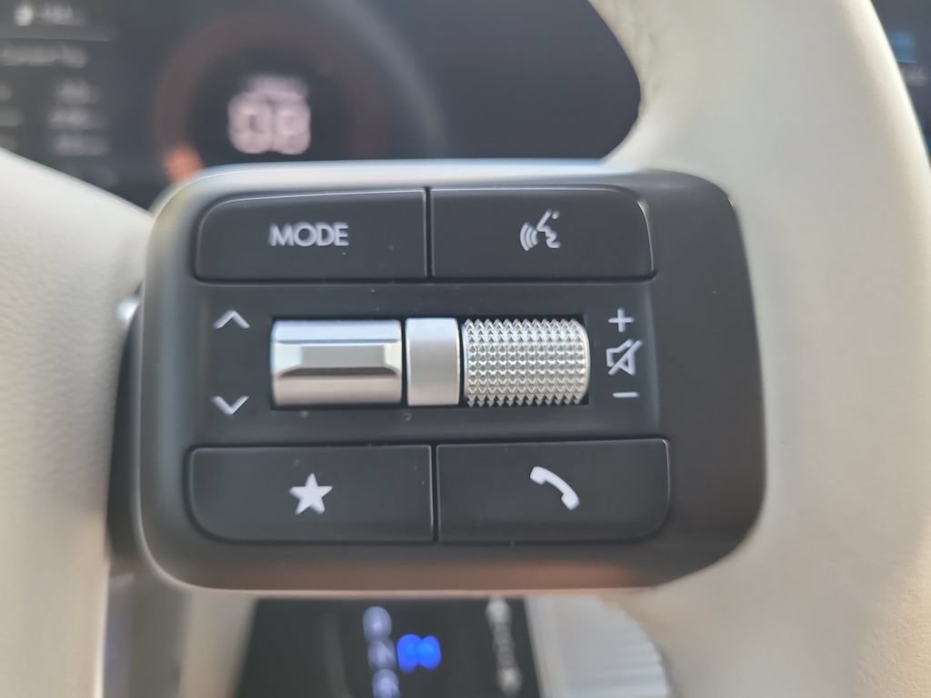 Used 2026 Hyundai Santa Fe SE FWD image 25