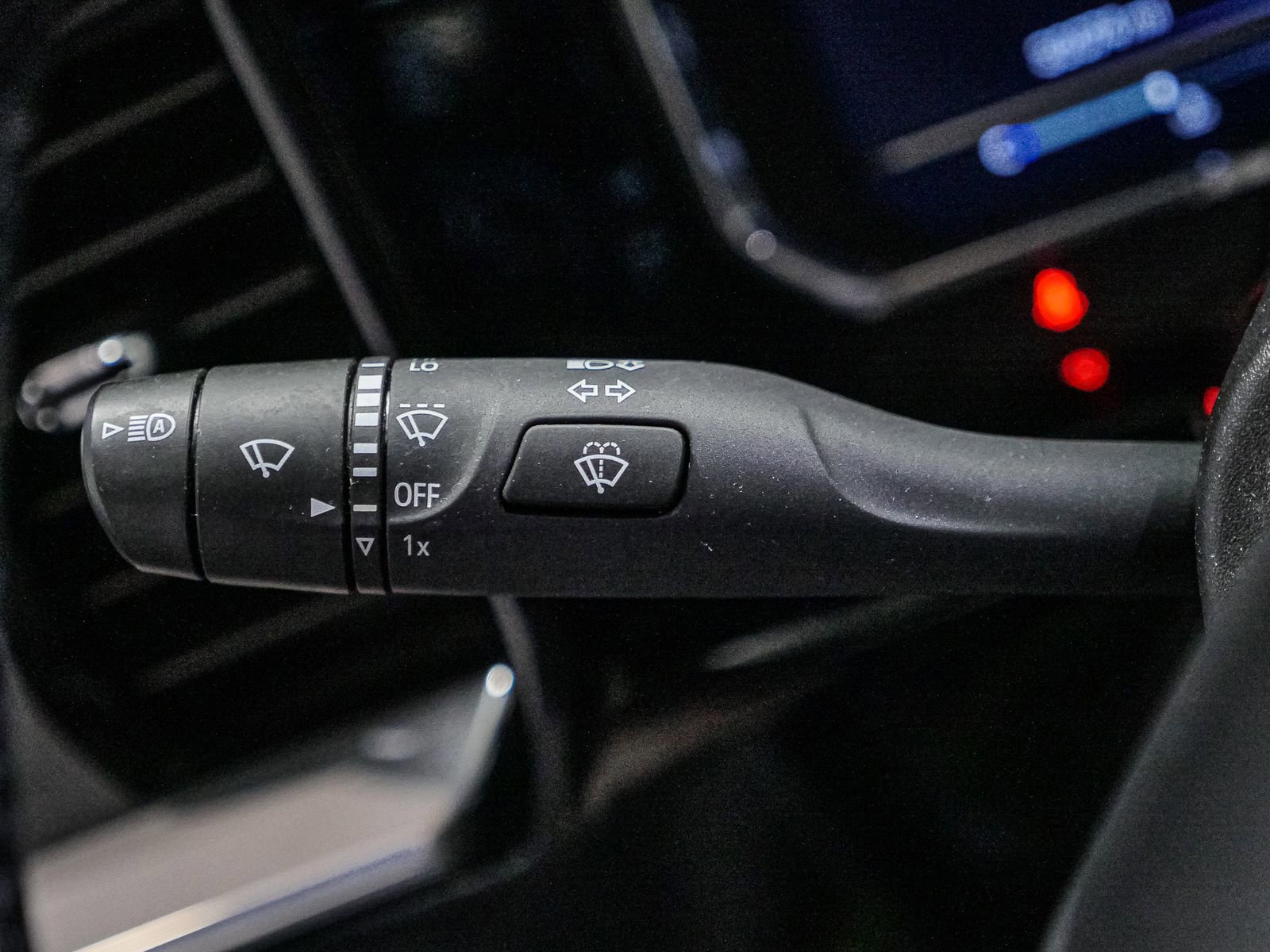 Used 2025 Chevrolet Silverado 1500 LT image 29