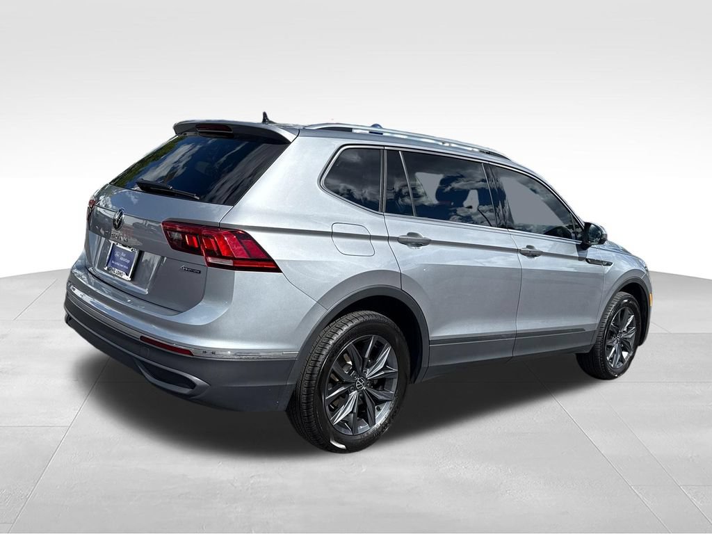 Used 2023 Volkswagen Tiguan SE AWD/4WD image 10