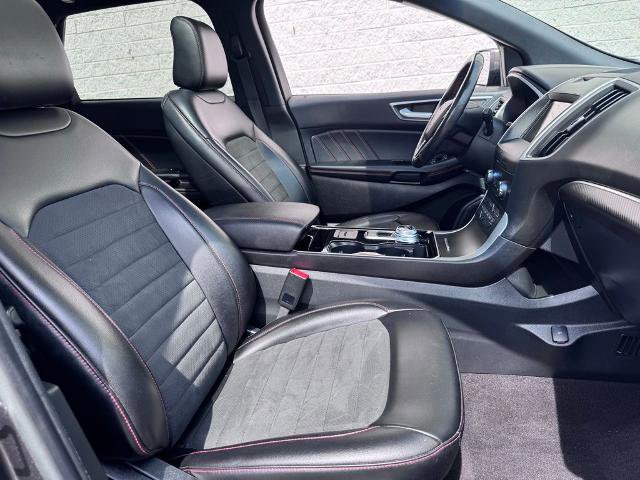 Certified 2020 Ford Edge ST-Line w/ Cold Weather Package AWD/4WD image 18