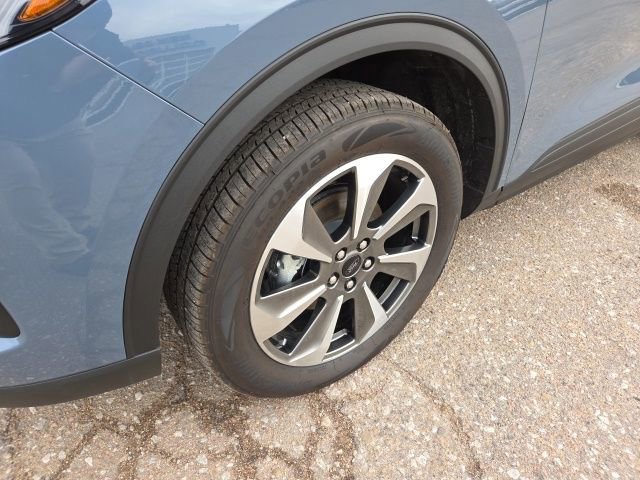 Certified 2025 Ford Escape Platinum image 16