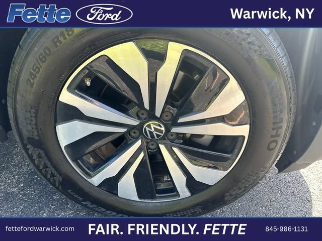 Used 2024 Volkswagen Atlas Cross Sport SE AWD/4WD image 5