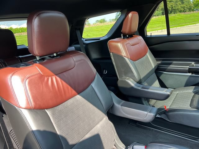Certified 2023 Ford Explorer Platinum w/ Technology Package AWD/4WD image 32