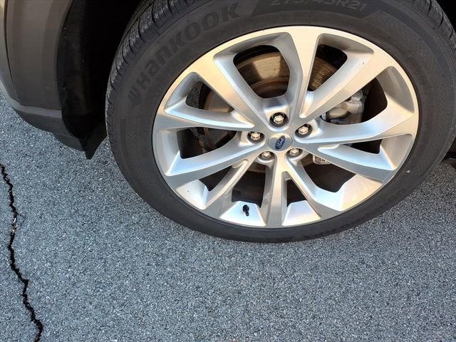 Certified 2022 Ford Explorer Platinum w/ Technology Package image 16