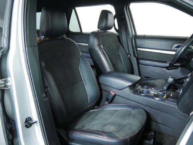 Certified 2018 Ford Explorer XLT w/ Equipment Group 202A FWD image 14