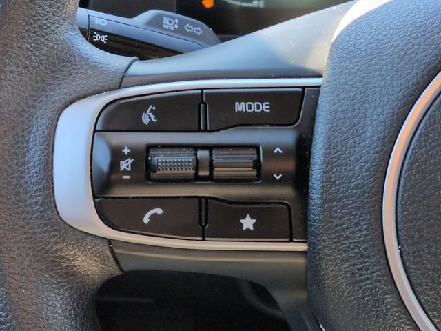 Used 2025 Kia Sportage LX image 29