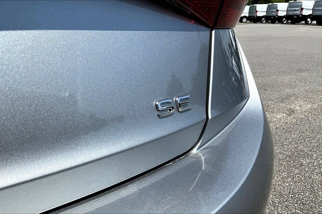Used 2025 Volkswagen Jetta SE FWD image 25