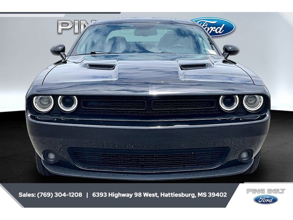 Used 2020 Dodge Challenger SXT w/ Blacktop Package RWD image 3