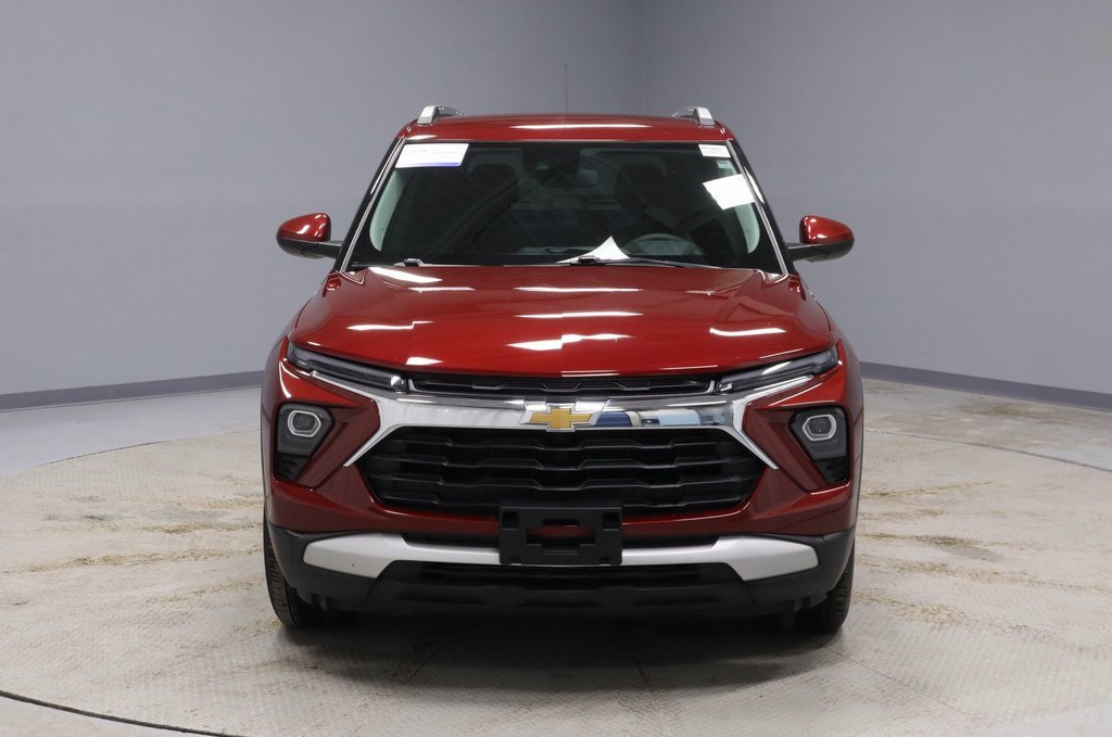 Used 2025 Chevrolet TrailBlazer LT w/ Driver Confidence Package image 8