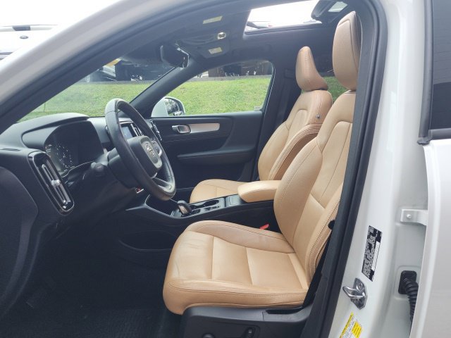 Used 2020 Volvo XC40 T5 Momentum w/ Protection Package AWD/4WD image 10