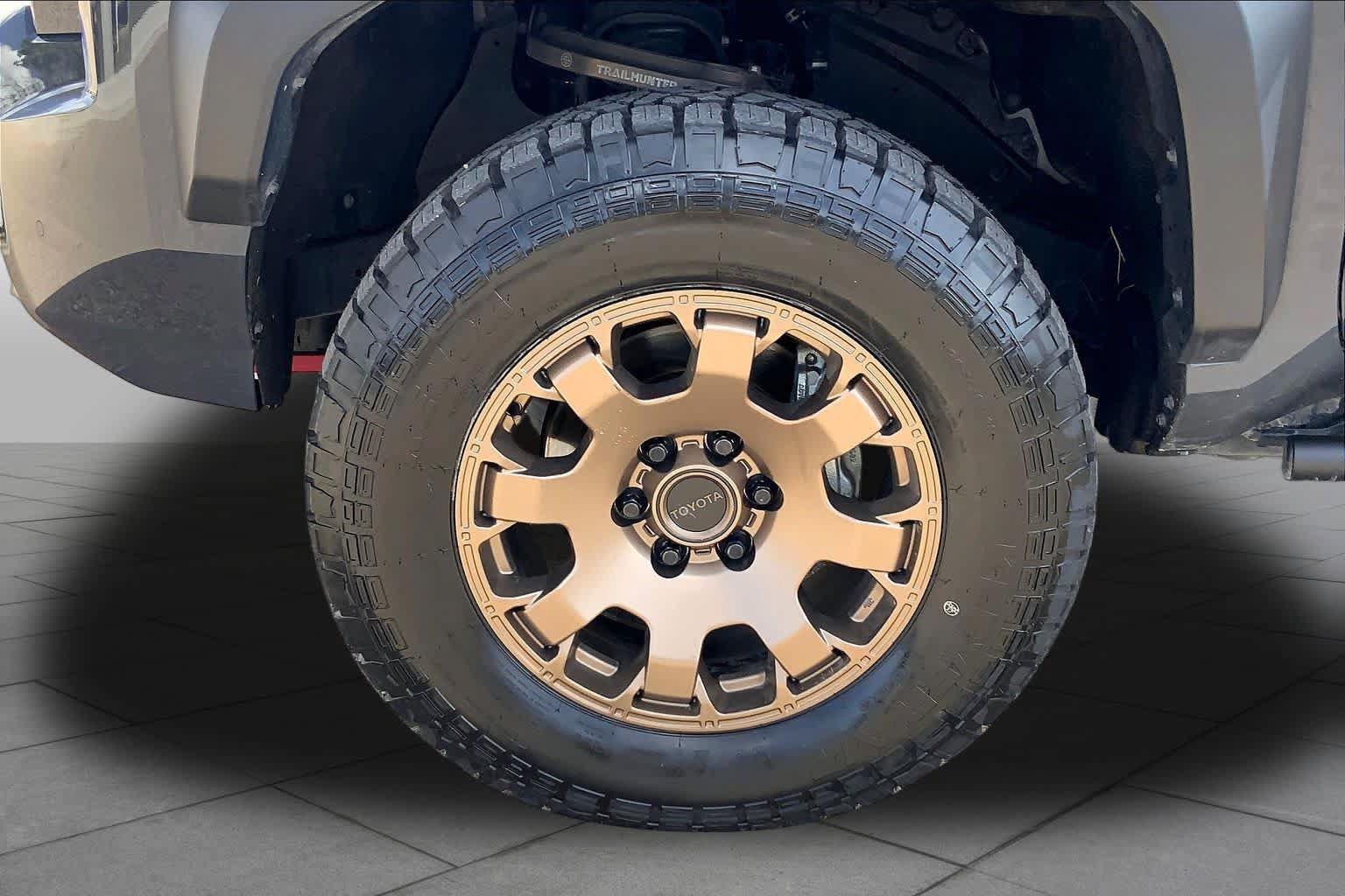 Used 2025 Toyota Tacoma 4x4 Double Cab Hybrid image 11