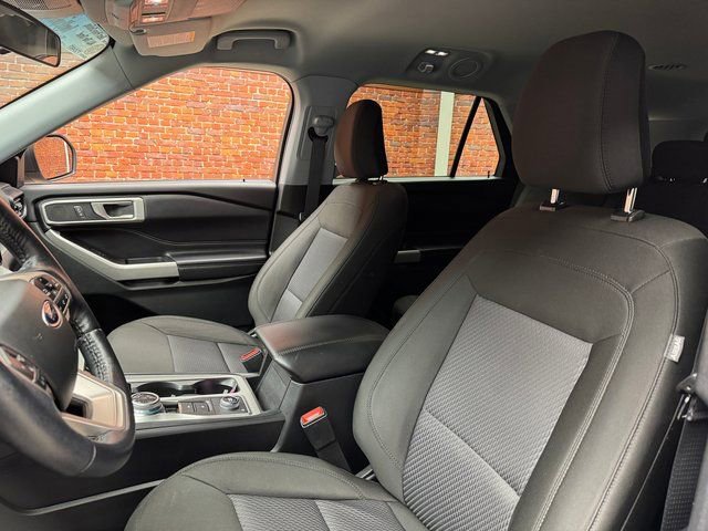 Certified 2022 Ford Explorer XLT image 24