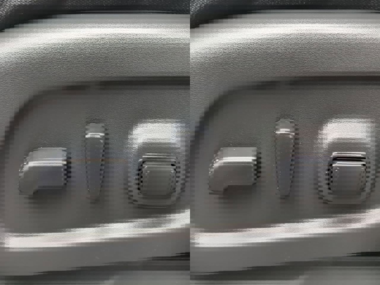 Used 2021 Nissan Titan SV w/ SV Convenience Package image 29