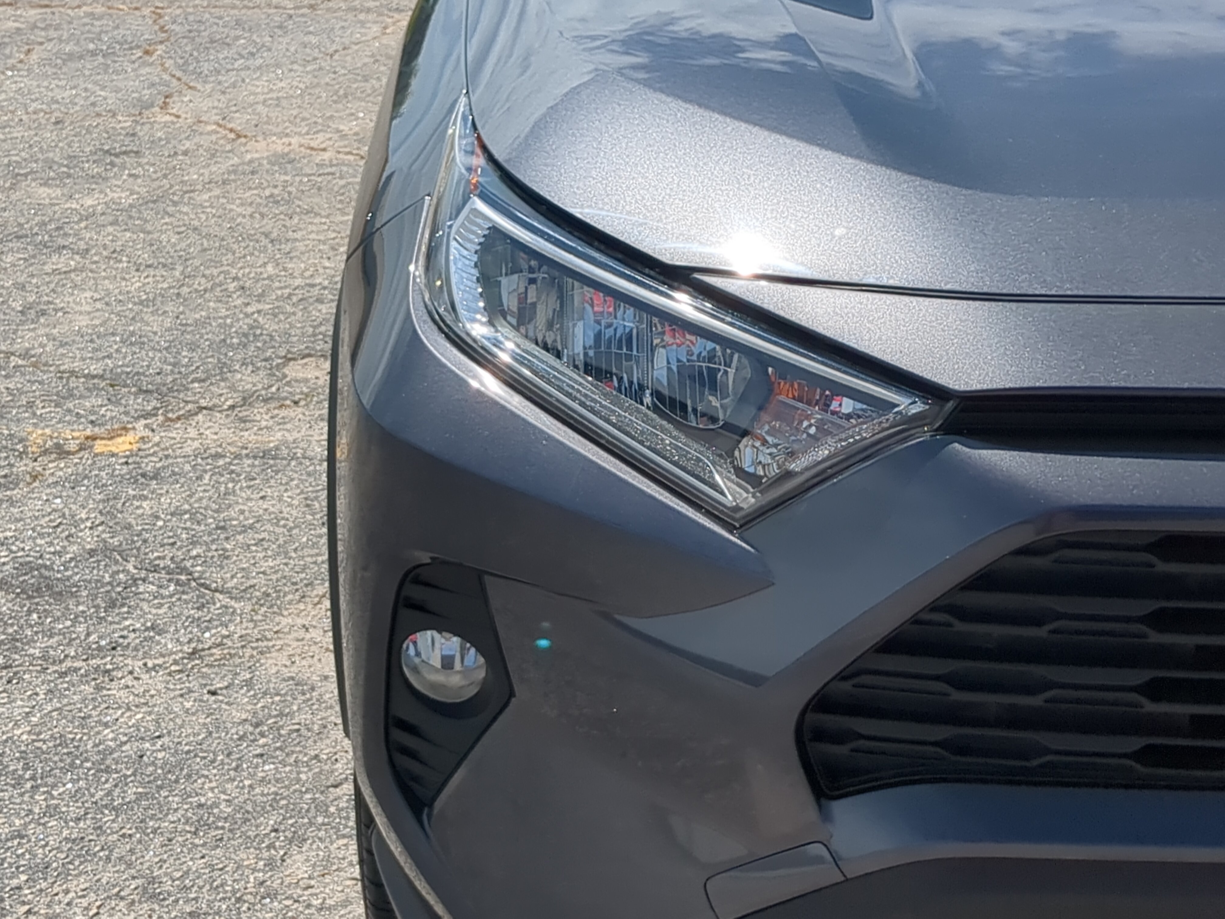Used 2020 Toyota RAV4 XLE Premium FWD image 8