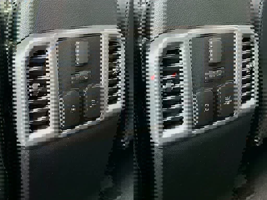 Certified 2020 Ford F150 Platinum w/ Equipment Group 701A Luxury image 16