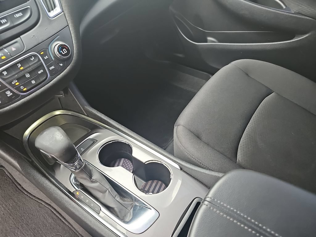 Used 2021 Chevrolet Malibu LT FWD image 23