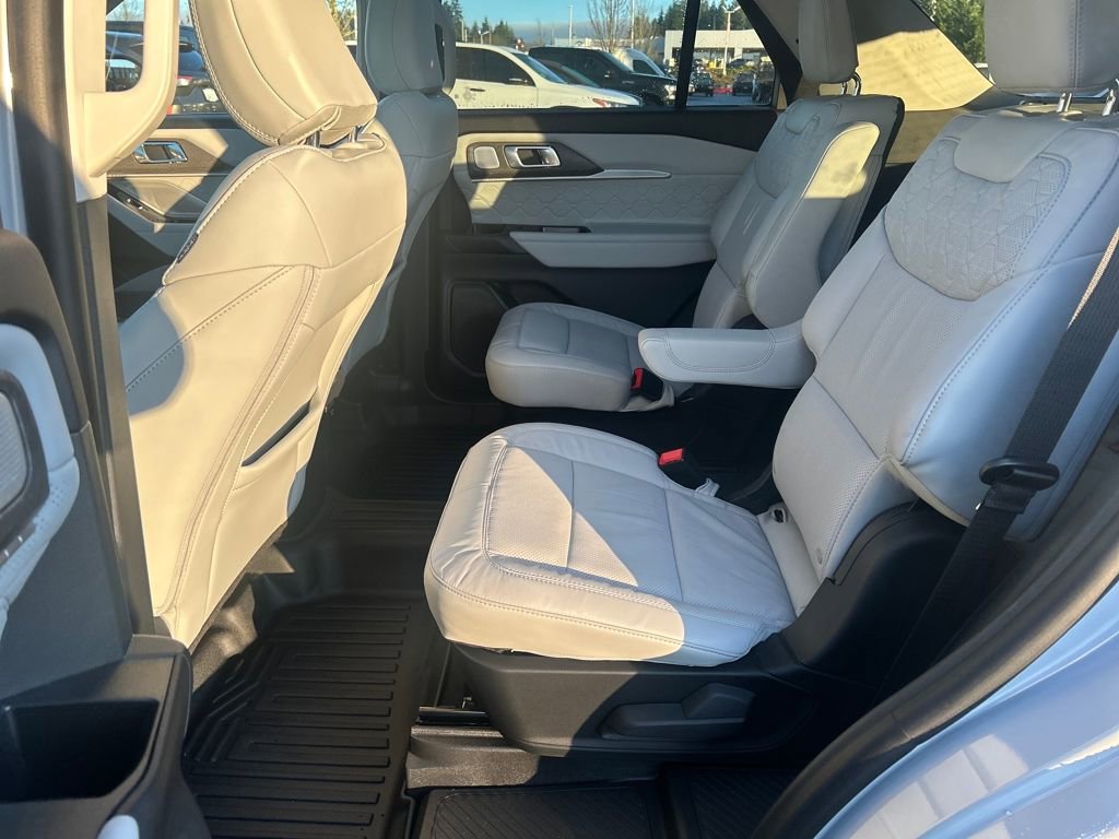 Certified 2025 Ford Explorer Platinum w/ Ultimate Package image 9
