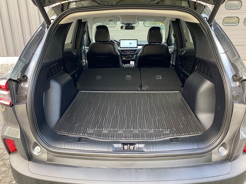Certified 2025 Ford Escape Platinum w/ Premium Technology Package AWD/4WD image 43
